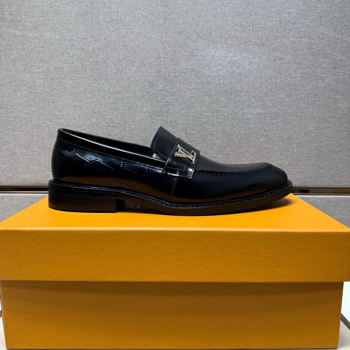Men's men's shoes 💰pp462【LV～】Men's casual leather shoes 2025z cabinet sales simultaneously 🔶Size: 39-44#️⃣ 🔷2 colors🔜The upper is made of multi-material splicing➕Cow leather lining, comfortable and breathable, sole: original comfortable and wear-resistant outsole, ⚠️real thing📱photographed🎬real thing is better📢📢📢